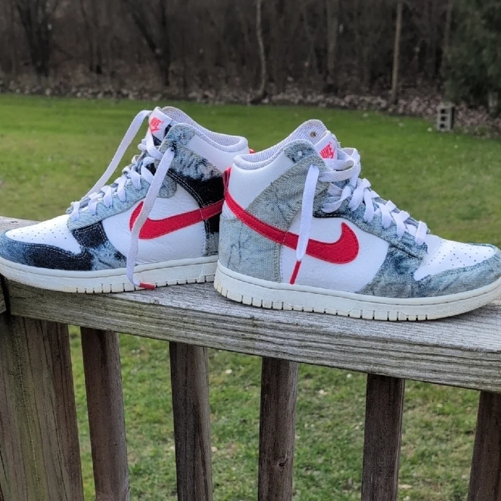 Nike Womens  Dunk High 